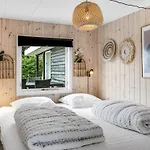 Adia - 500m From The Sea By Interhome *