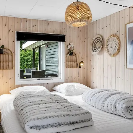 Adia - 500m From The Sea By Interhome *
