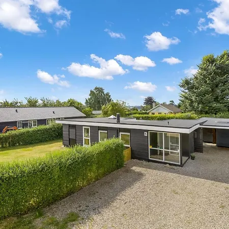 Adia - 500m From The Sea By Interhome Hejlsminde