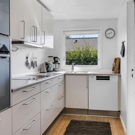 Adia - 500m From The Sea By Interhome Nyaraló *