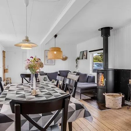 Adia - 500m From The Sea By Interhome Hejlsminde