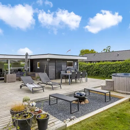 Ferienhaus Adia - 500m From The Sea By Interhome *