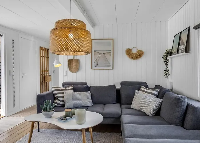 Adia - 500m From The Sea By Interhome