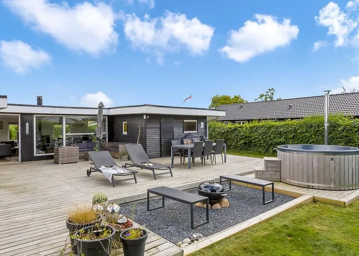 Prázdninový dům Adia - 500m From The Sea By Interhome *